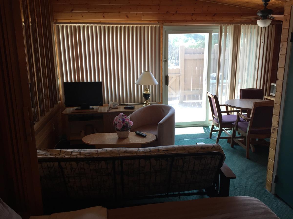 Falcon Lake Hotel ภายนอก รูปภาพ