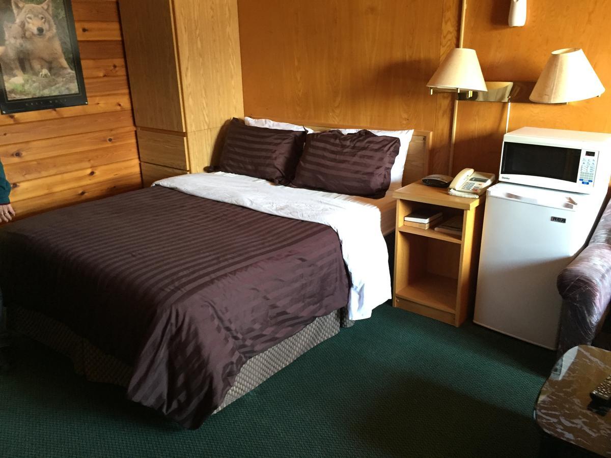Falcon Lake Hotel ภายนอก รูปภาพ