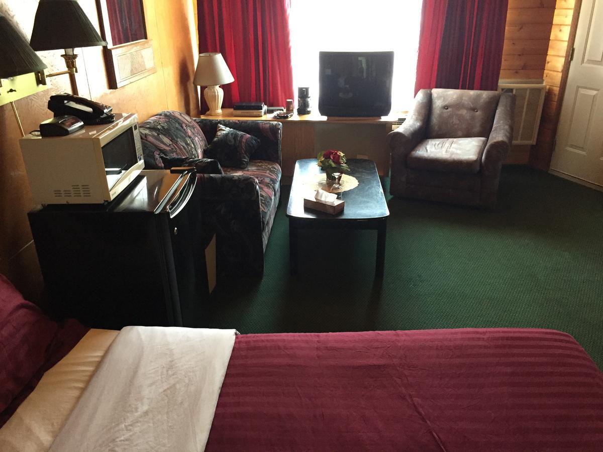Falcon Lake Hotel ภายนอก รูปภาพ